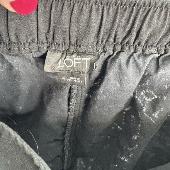 Loft Women’s Shorts Size‎ 4 Black Floral Lace Overlay Bohemian Vacation Travel - Picture 5 of 6